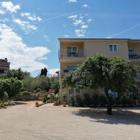 Valdesara Apartment Malinska Exterior photo