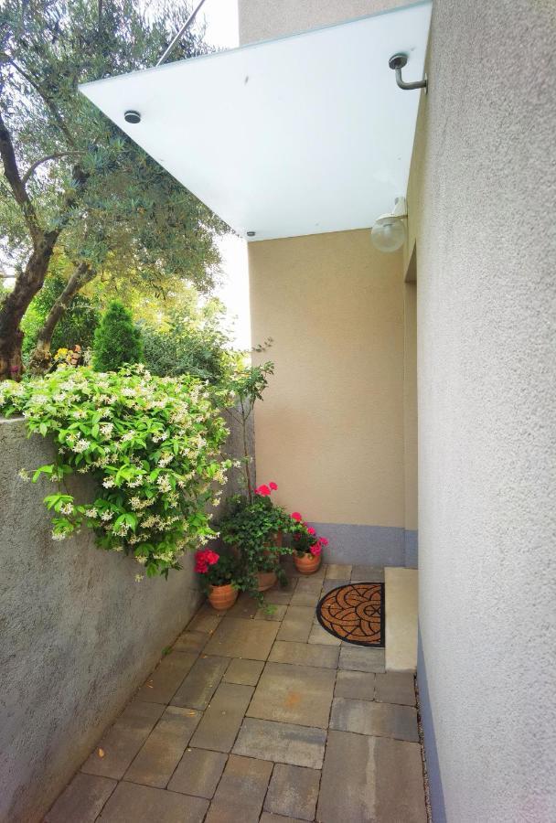 Valdesara Apartment Malinska Exterior photo