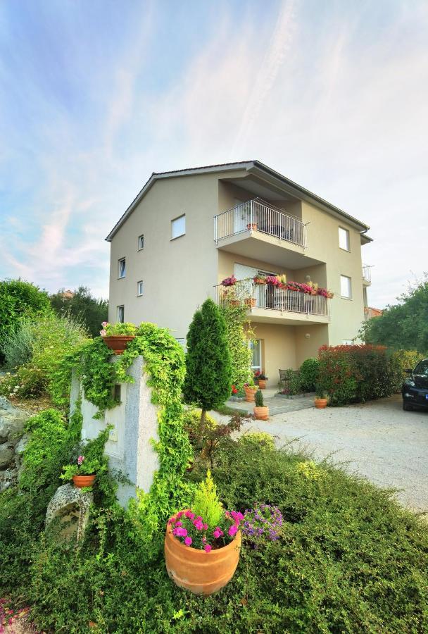 Valdesara Apartment Malinska Exterior photo