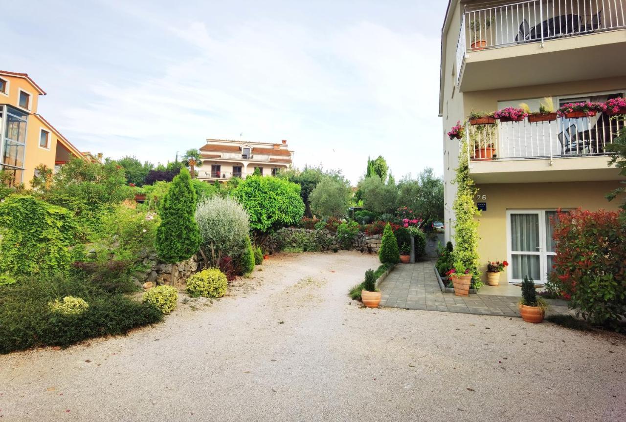 Valdesara Apartment Malinska Exterior photo