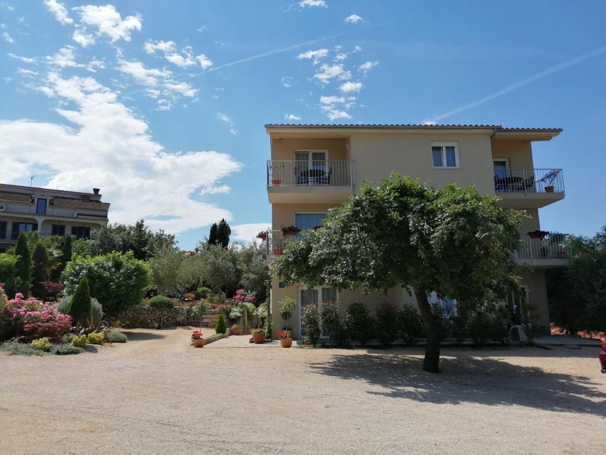 Valdesara Apartment Malinska Exterior photo
